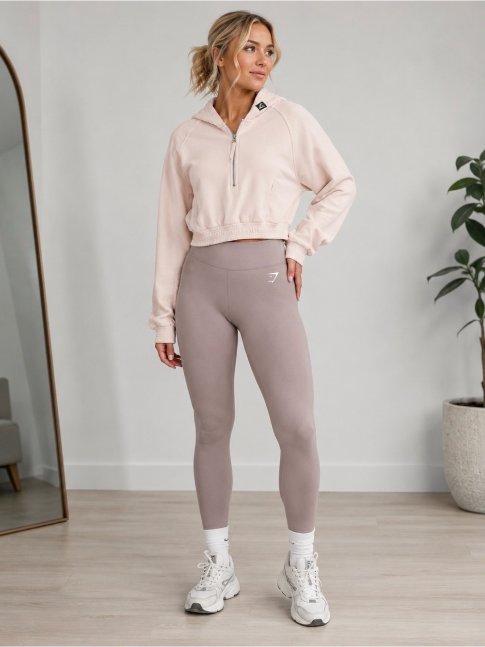 Gymshark Cropped Quarter-Zip Hoodie Sz M